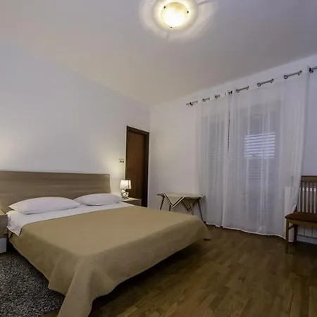 Apartments Mlacovic 3*