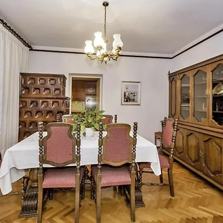 Apartments Mlacovic Palit