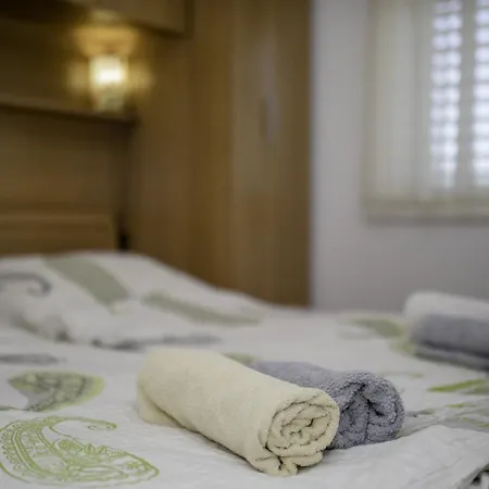 Apartments Mlacovic 3* Palit