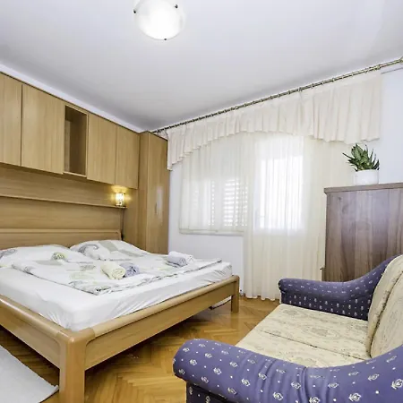 Gostinjska kuća Apartments Mlacovic Palit