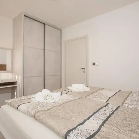 Apartments Mlacovic Gostinjska kuća Palit