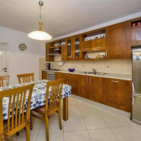 Apartments Mlacovic 3*