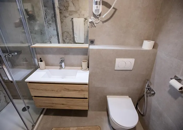 Mlacovic Pensión 3*