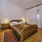 Pensionat Apartments Mlacovic Palit