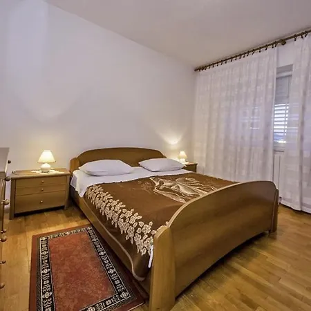 Гостевой дом Apartments&rooms Mlacovic 2818 Palit