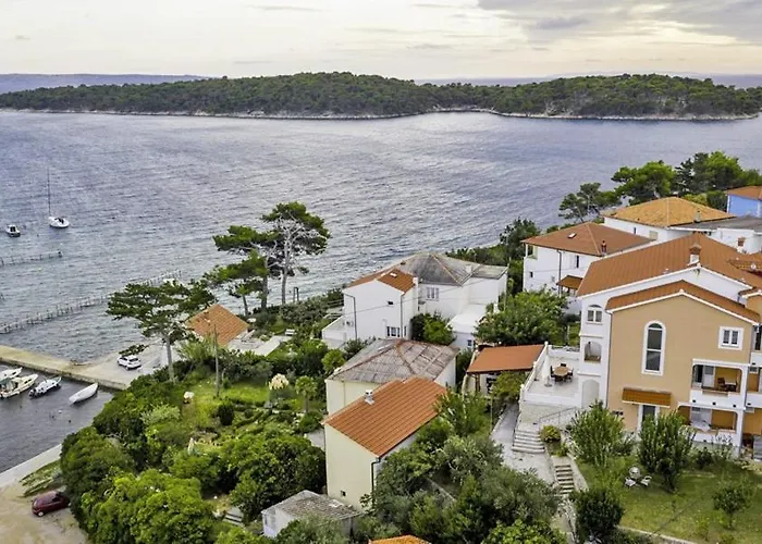 Mlacovic Πανσιόν